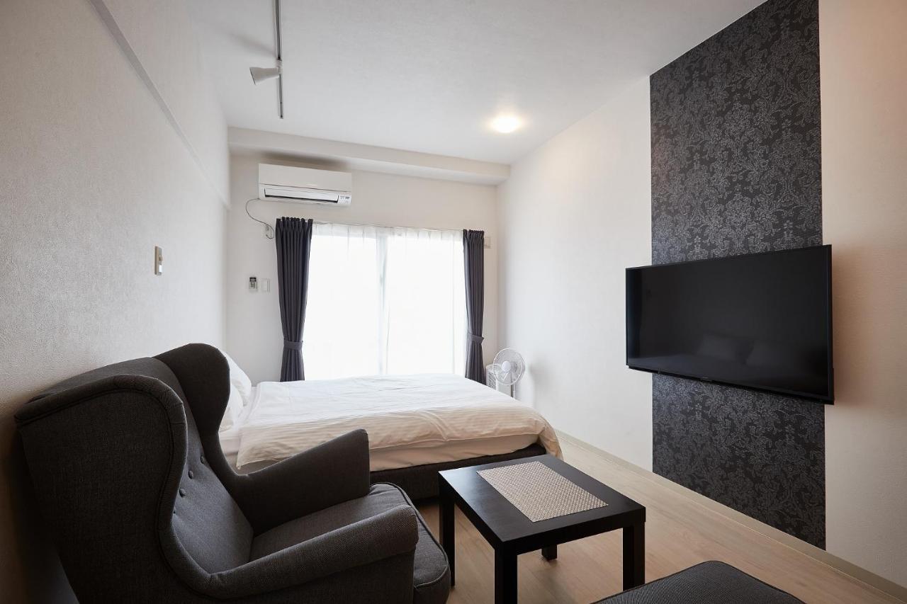 New Normal Hotel In Nago ニューノーマルホテルイン名護 Экстерьер фото